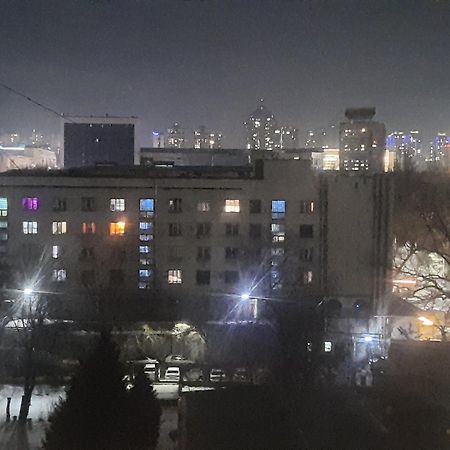 Apartment Shevchenko Panfilova อัลมาตี ภายนอก รูปภาพ