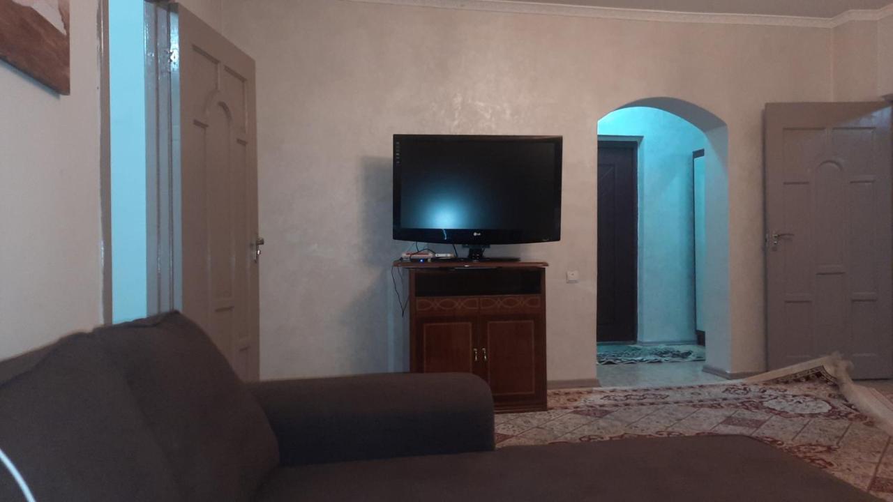 Apartment Shevchenko Panfilova อัลมาตี ภายนอก รูปภาพ